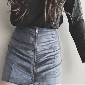 H&M / suede mini skirt